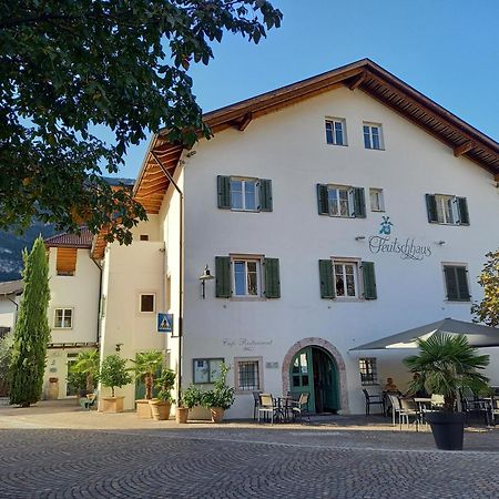 Hotel Teutschhaus Cortina Sulla Strada del Vino Екстериор снимка