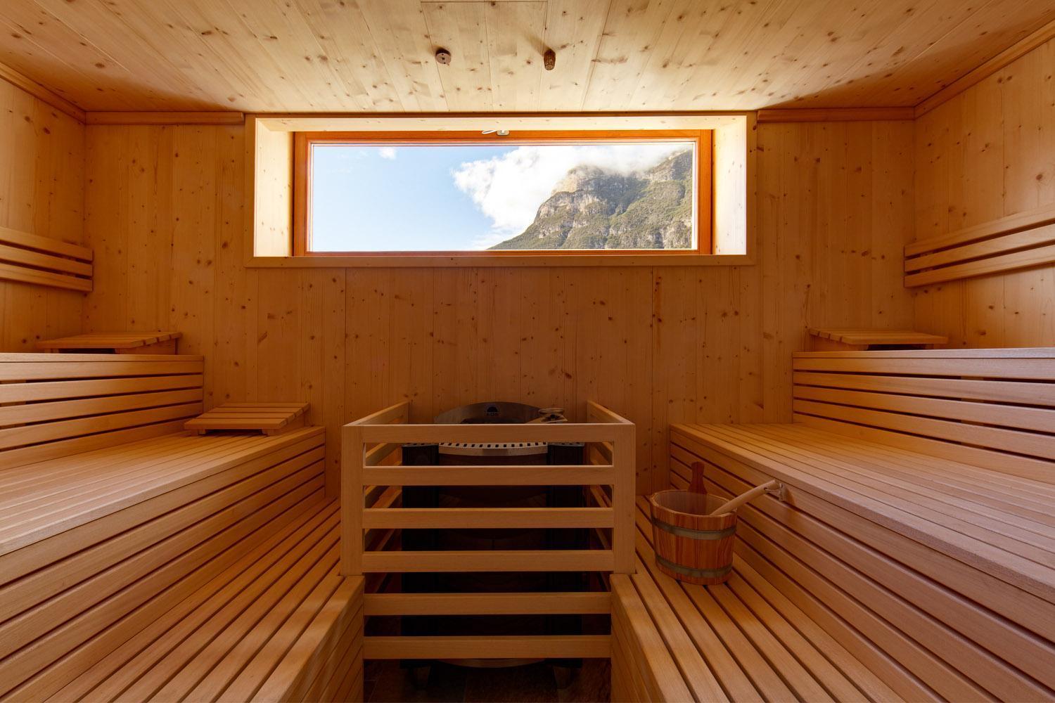 Hotel Teutschhaus Cortina Sulla Strada del Vino Екстериор снимка