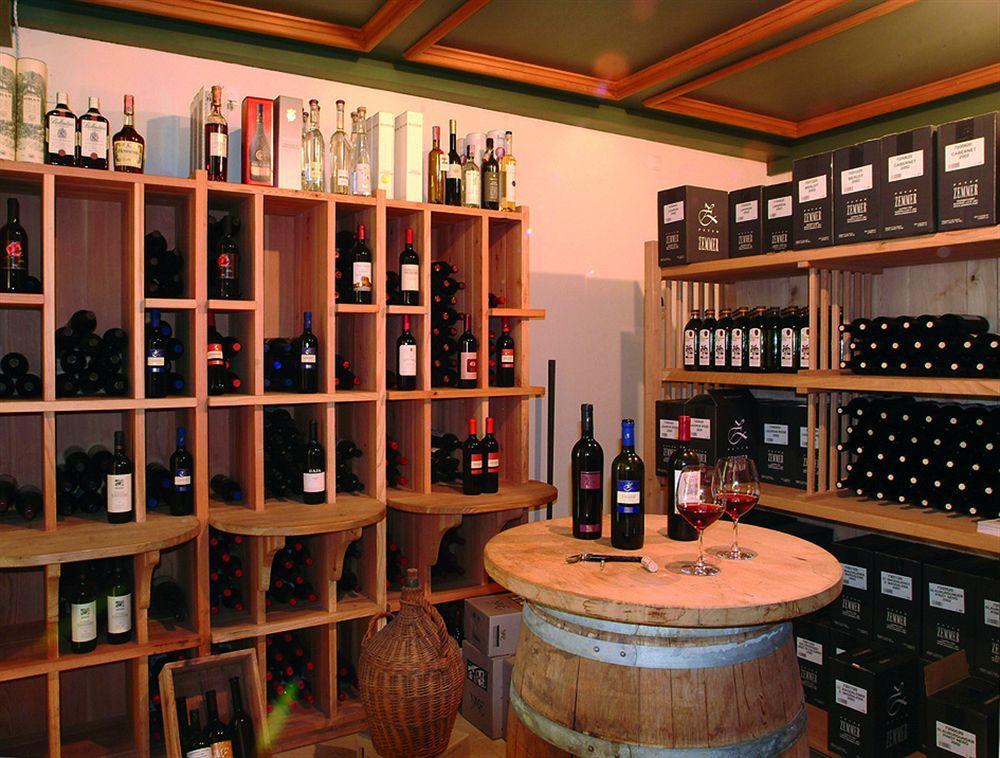 Hotel Teutschhaus Cortina Sulla Strada del Vino Екстериор снимка